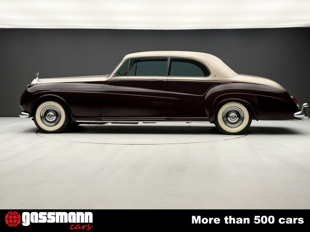 Rolls Royce Phantom V Saloon Coupe, by James Young Matching 