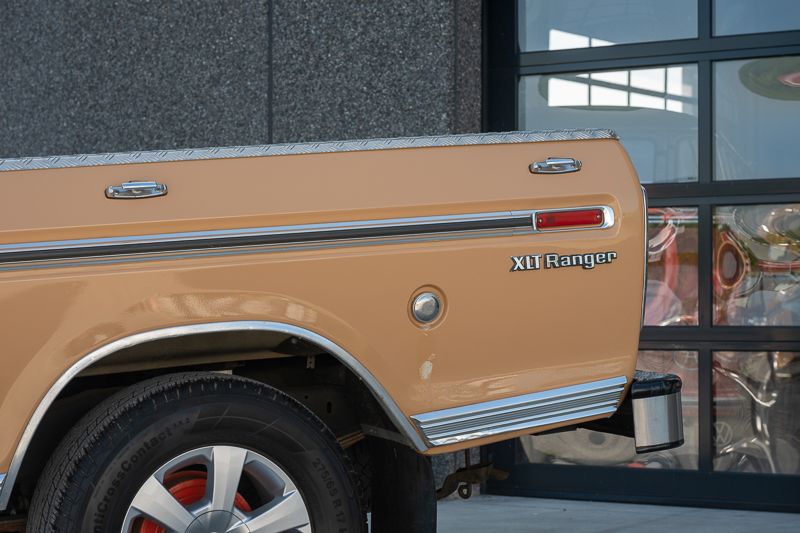 Ford F150 XLT Ranger V8 \'76 
