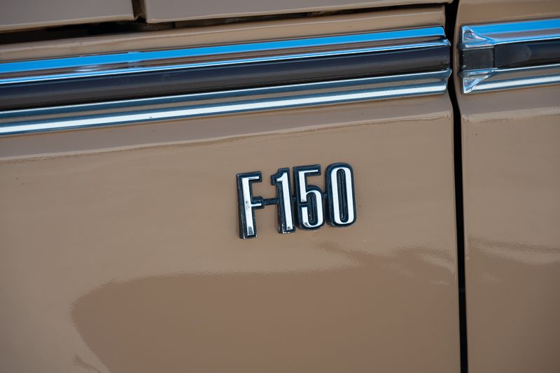Ford F150 XLT Ranger V8 \'76 