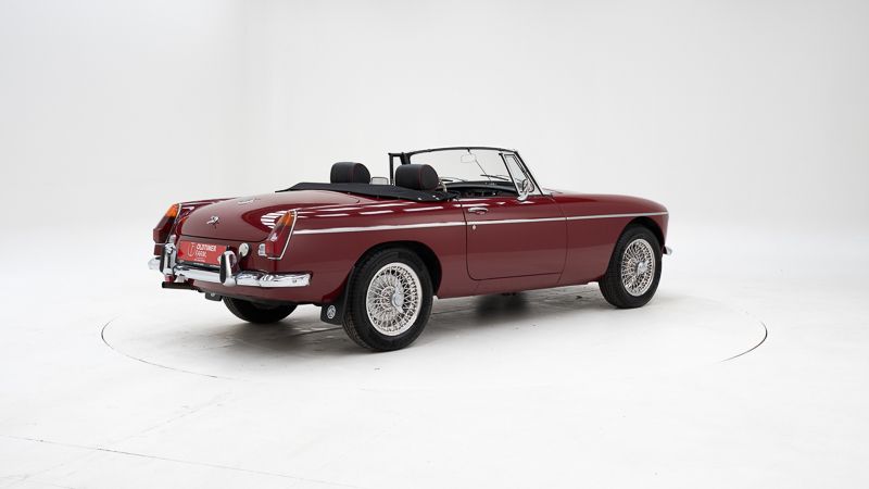 MG B \'74 