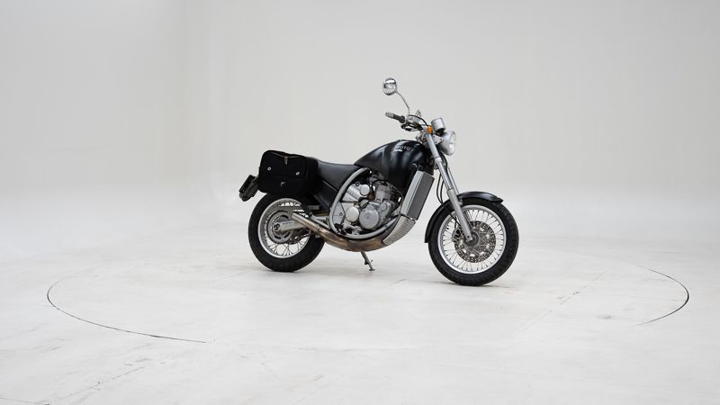 Aprilia 650 Starck Collection 