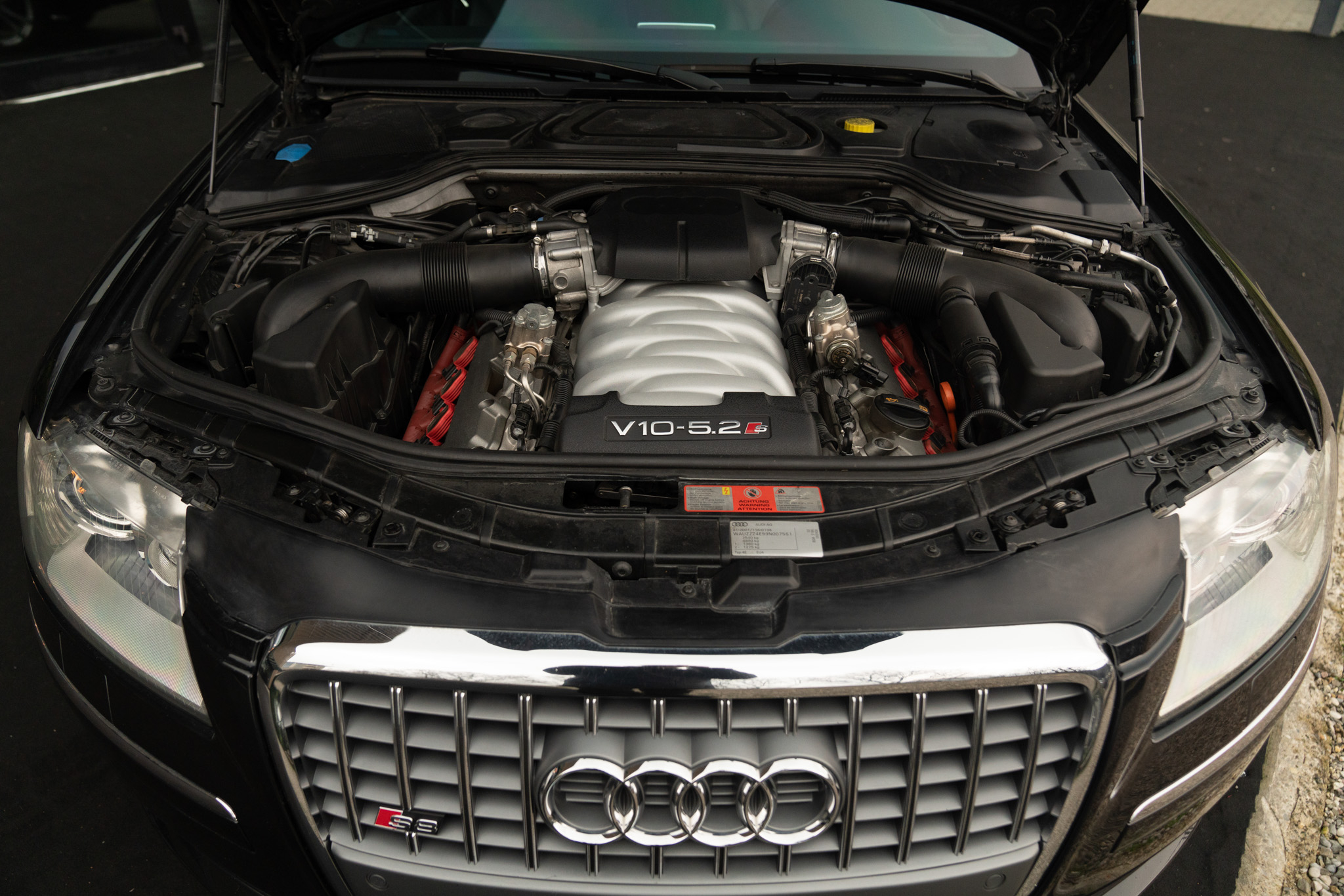 Audi S8 V10 