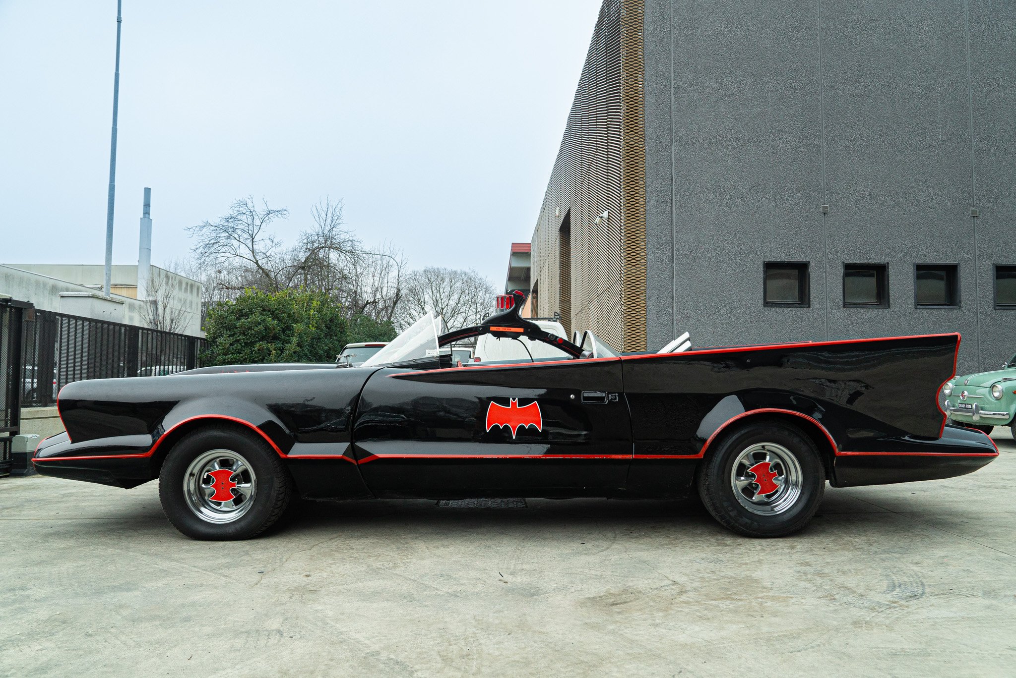 Lincoln Original Batmobile Replica 