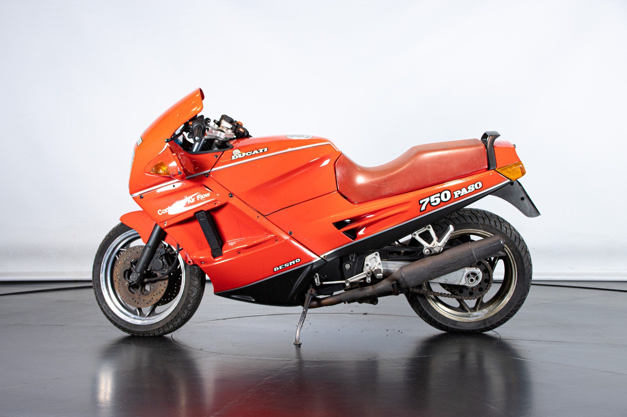 Ducati PASO 750 