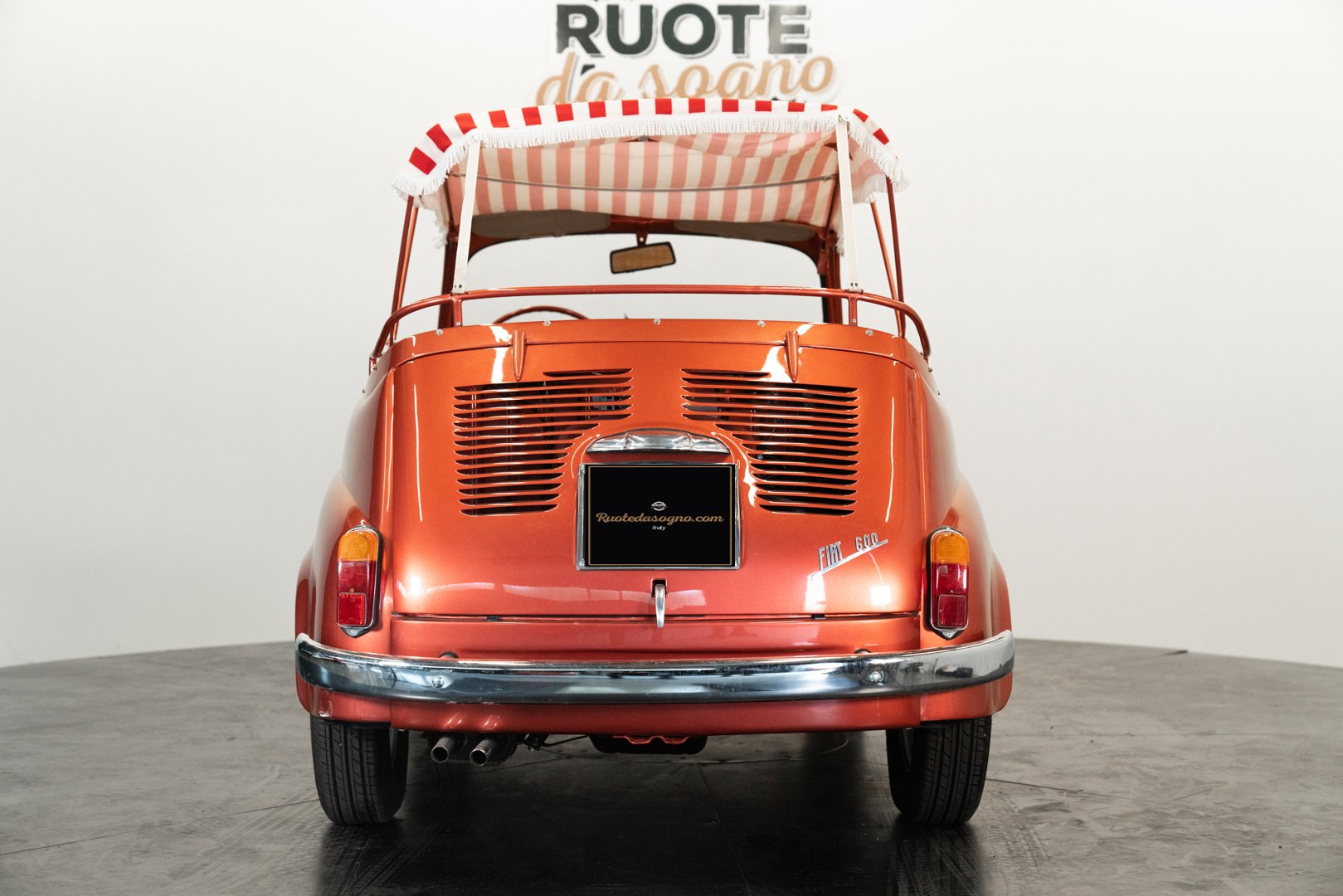 Fiat 600 \"Maggiolina\" by Francis Lombardi 