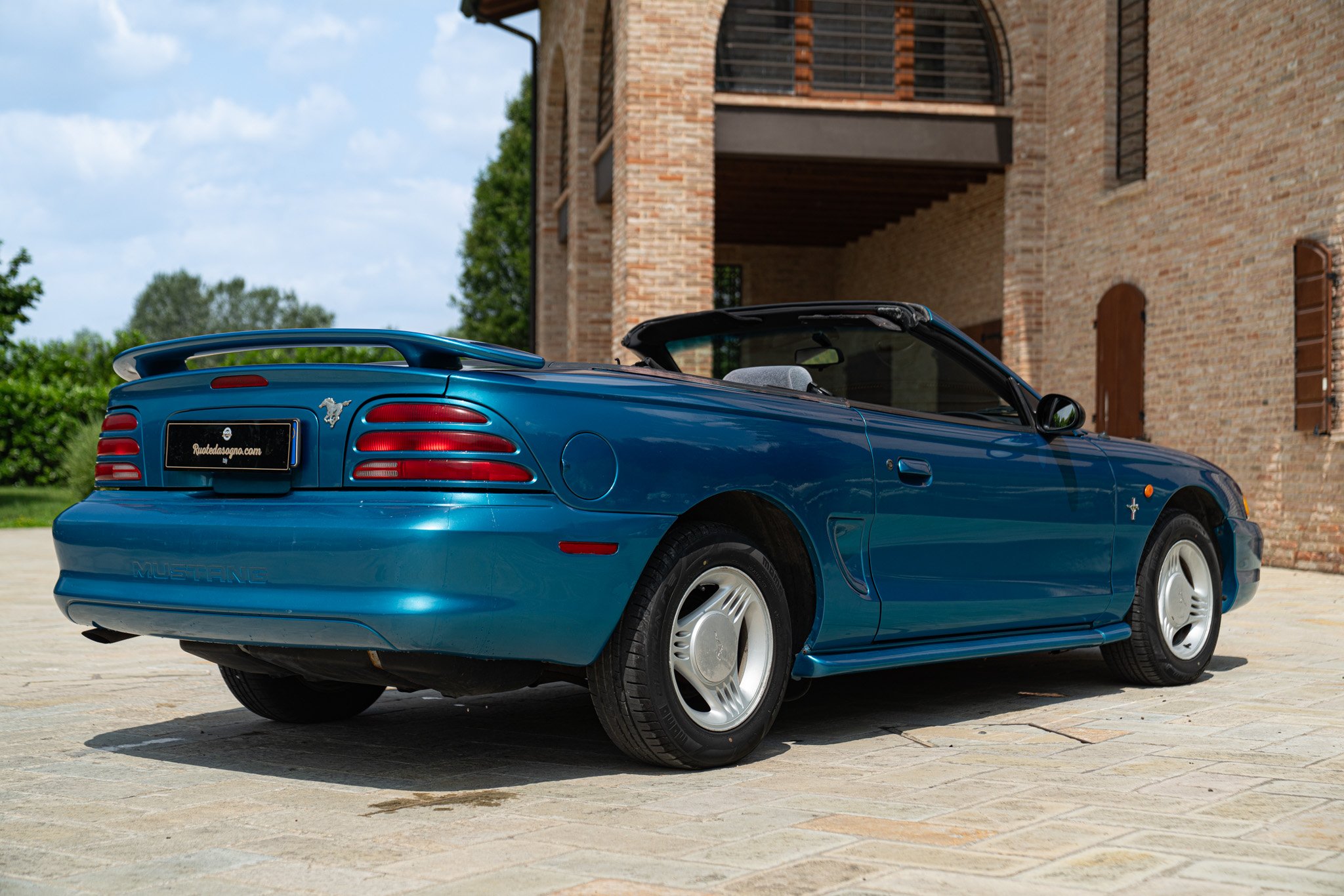 Ford MUSTANG CABRIOLET 
