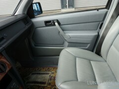 Mercedes Benz  190 E 2.3