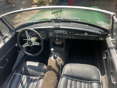 MG B Roadster