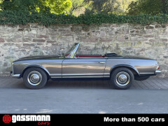 Mercedes Benz 230 SL Pagode mit Hard-Top und Stehendem 