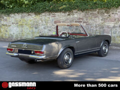 Mercedes Benz 230 SL Pagode mit Hard-Top und Stehendem 