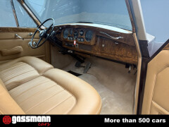 Rolls Royce Phantom V Saloon Coupe, by James Young Matching 