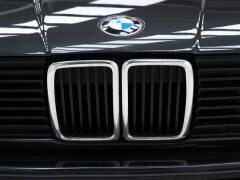 BMW  320i \'90 