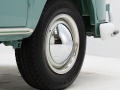 Volkswagen T1 Kombi 21 Windows \'64 