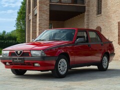 Alfa Romeo 75 