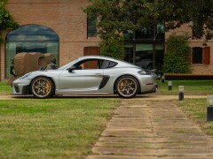 Porsche CAYMAN 718 GT4 RS “weissach” 