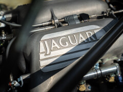 Jaguar XJ 220 