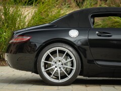 Mercedes Benz SLS AMG Roadster 