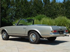 Mercedes Benz 230 SL 