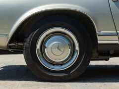 Mercedes Benz 230 SL 