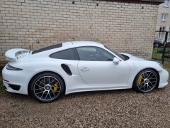 Porsche 911 Turbo S 