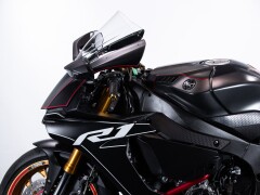 Yamaha R1 