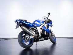 Yamaha R6 